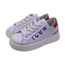Białe niskie trampki