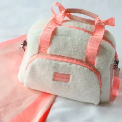 Borsone w stylu teddy z paskiem na ramię