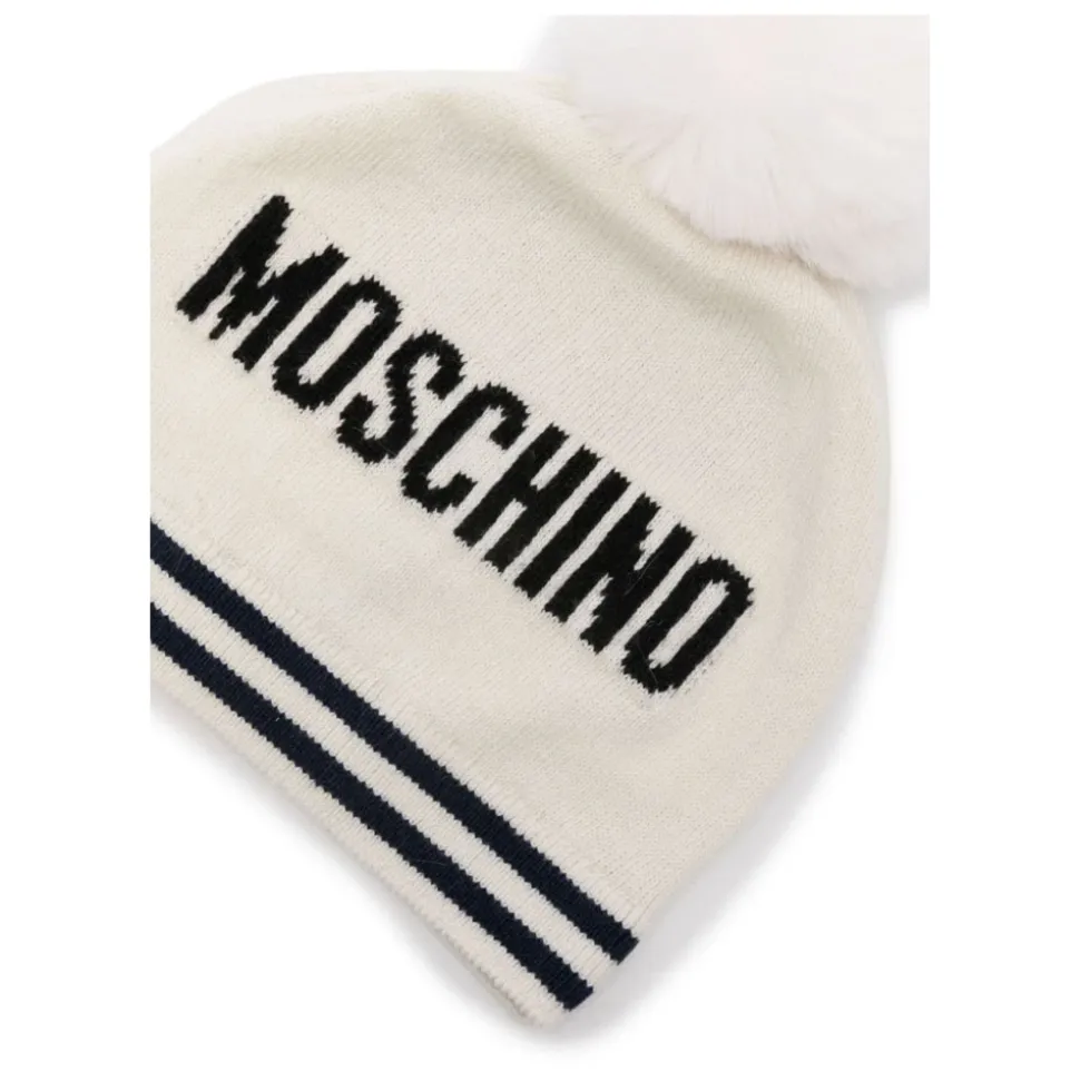 Dzianinowa czapka z pomponem i logo misia