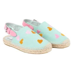 Espadryle z tkaniny z haftowanym sercem