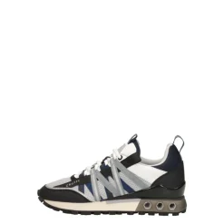 Fearia Sneaker