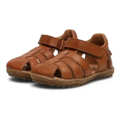 Half-closed leather sandals SEE