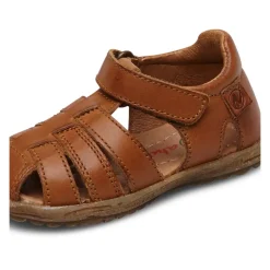 Half-closed leather sandals SEE
