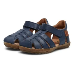 Half-closed leather sandals SEE