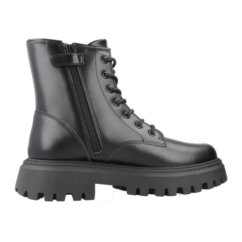J Maquinnens Boot