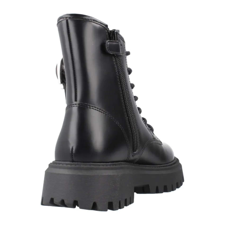 J Maquinnens Boot