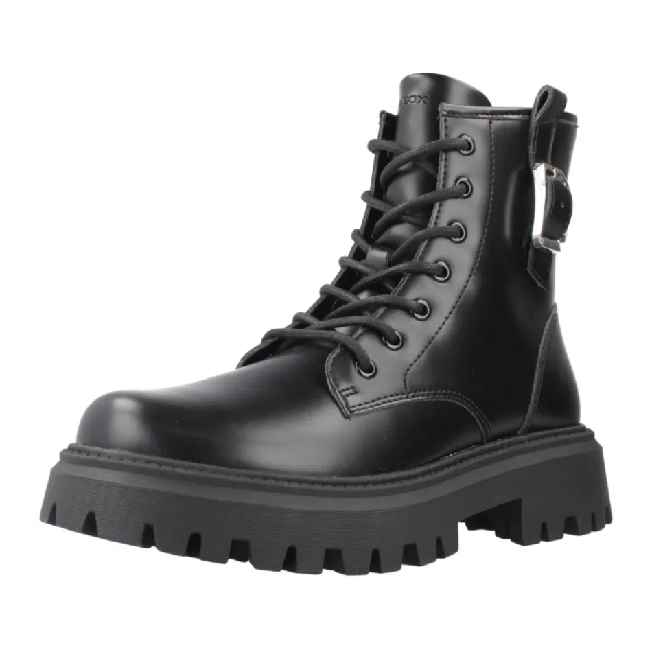 J Maquinnens Boot