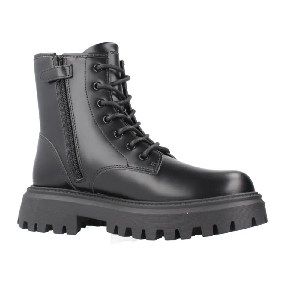 J Maquinnens Boot