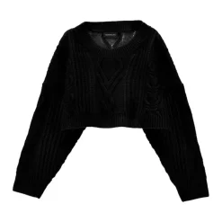 Krótki sweter z warkoczowym splotem