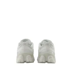 9060 Lace Sneakers