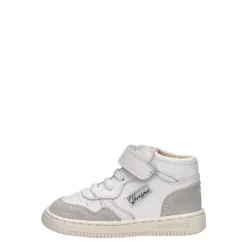 Nietuzinkowe sneakersy dla niemowląt