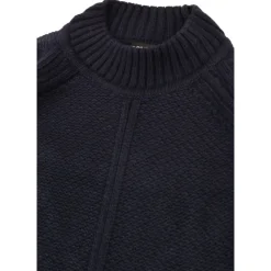 Sleveless Knitwear
