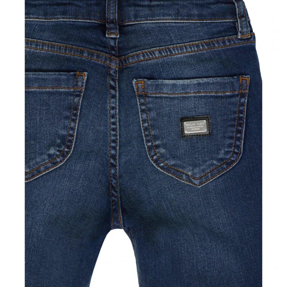 Slim Fit Statement