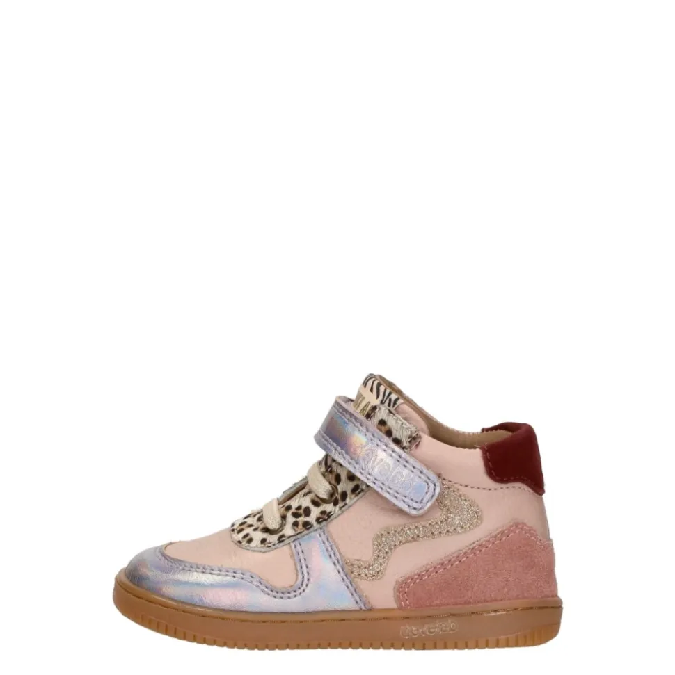 Sneakersy