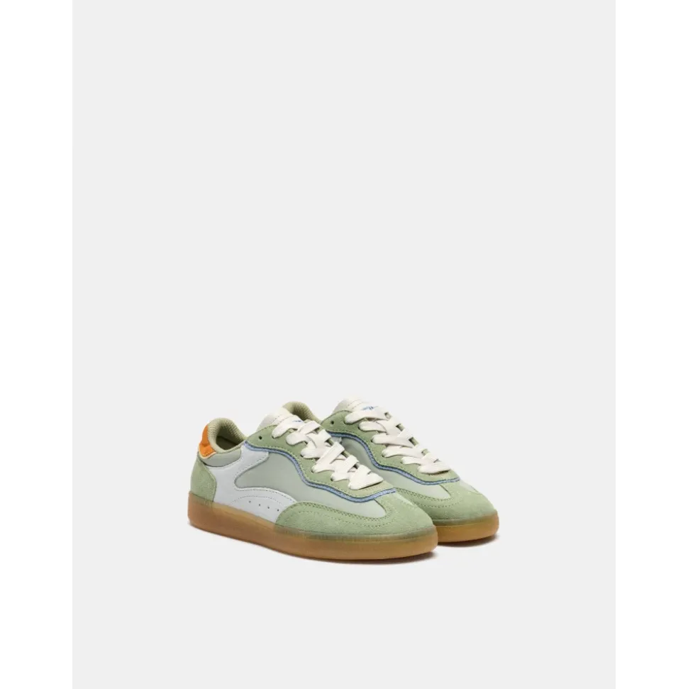 Sneakersy
