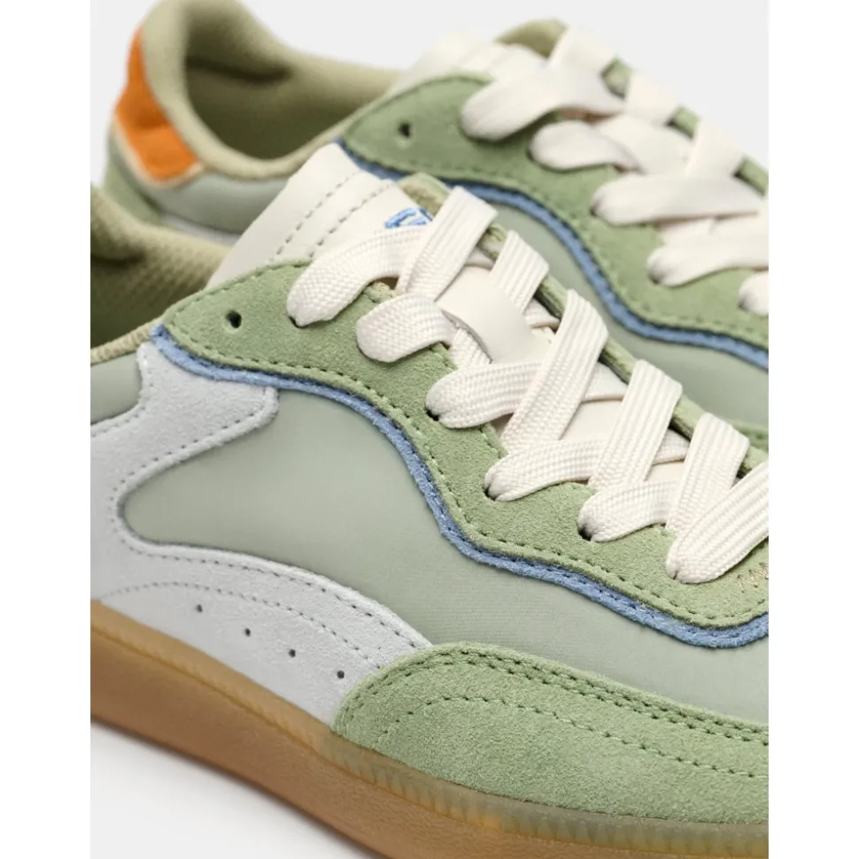 Sneakersy