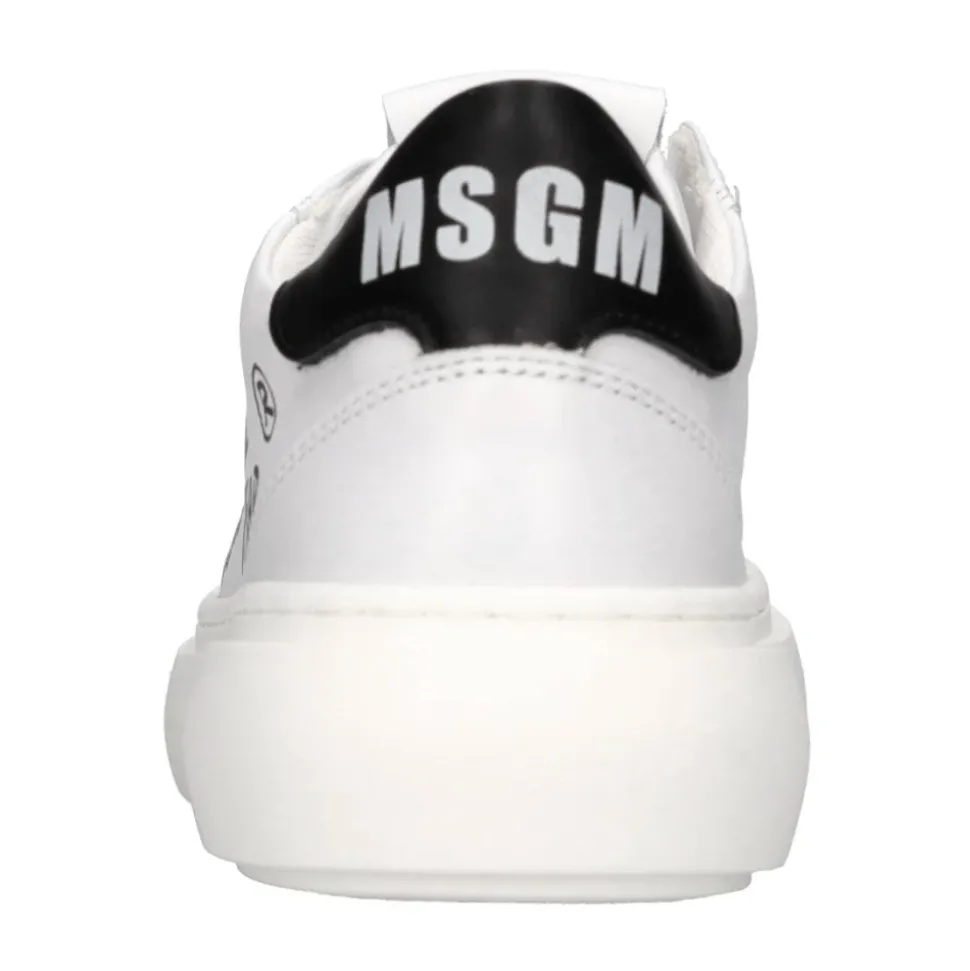 Sneakersy