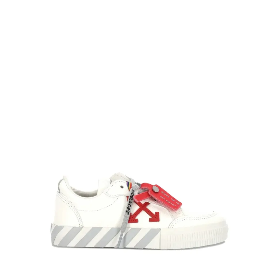 Sneakersy