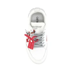 Sneakersy
