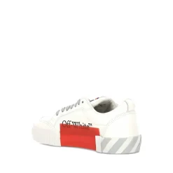 Sneakersy