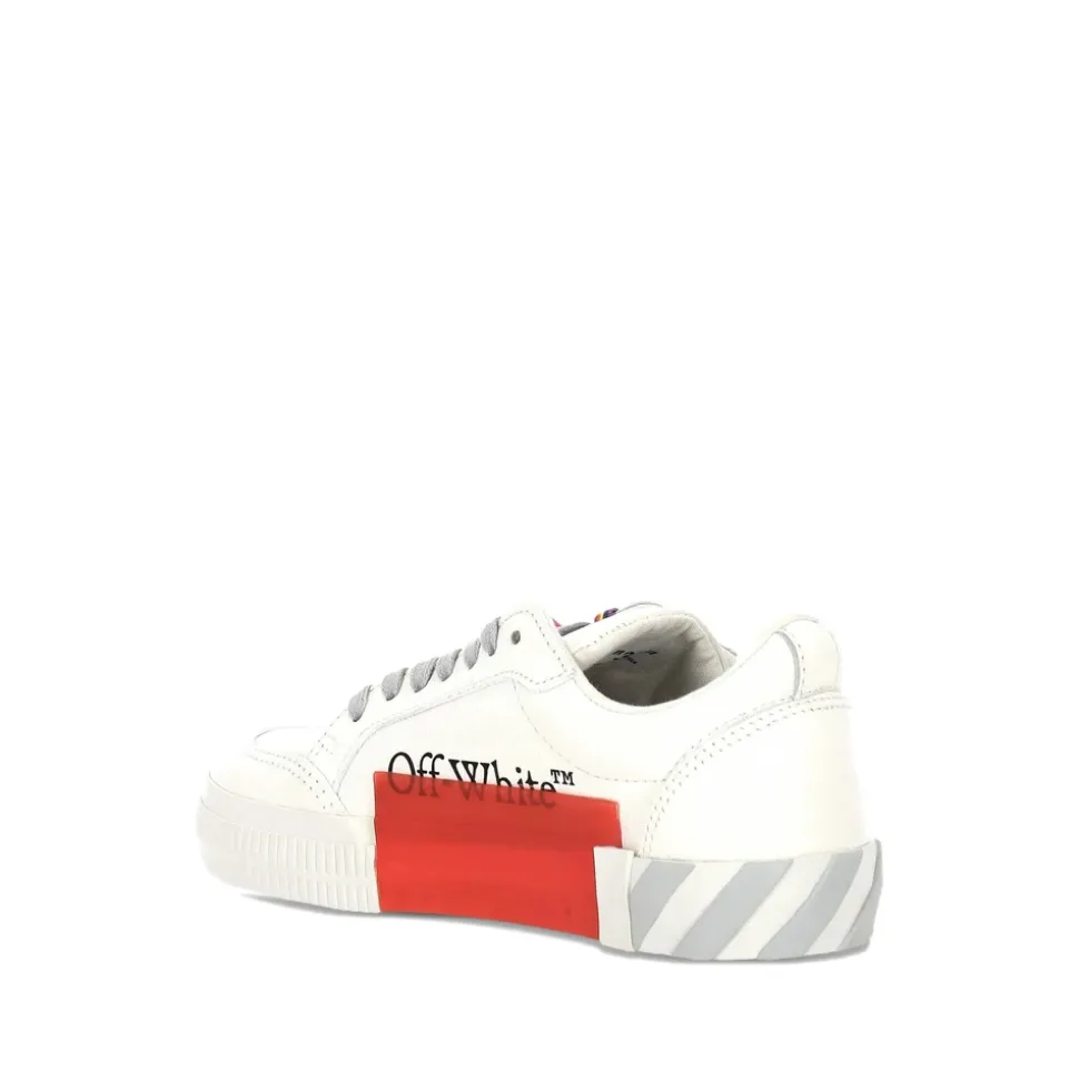Sneakersy