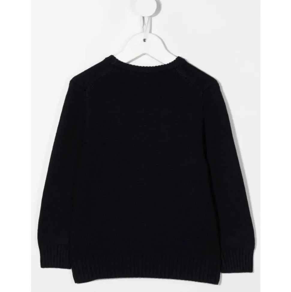 Stylowy sweter wkładany przez głowę