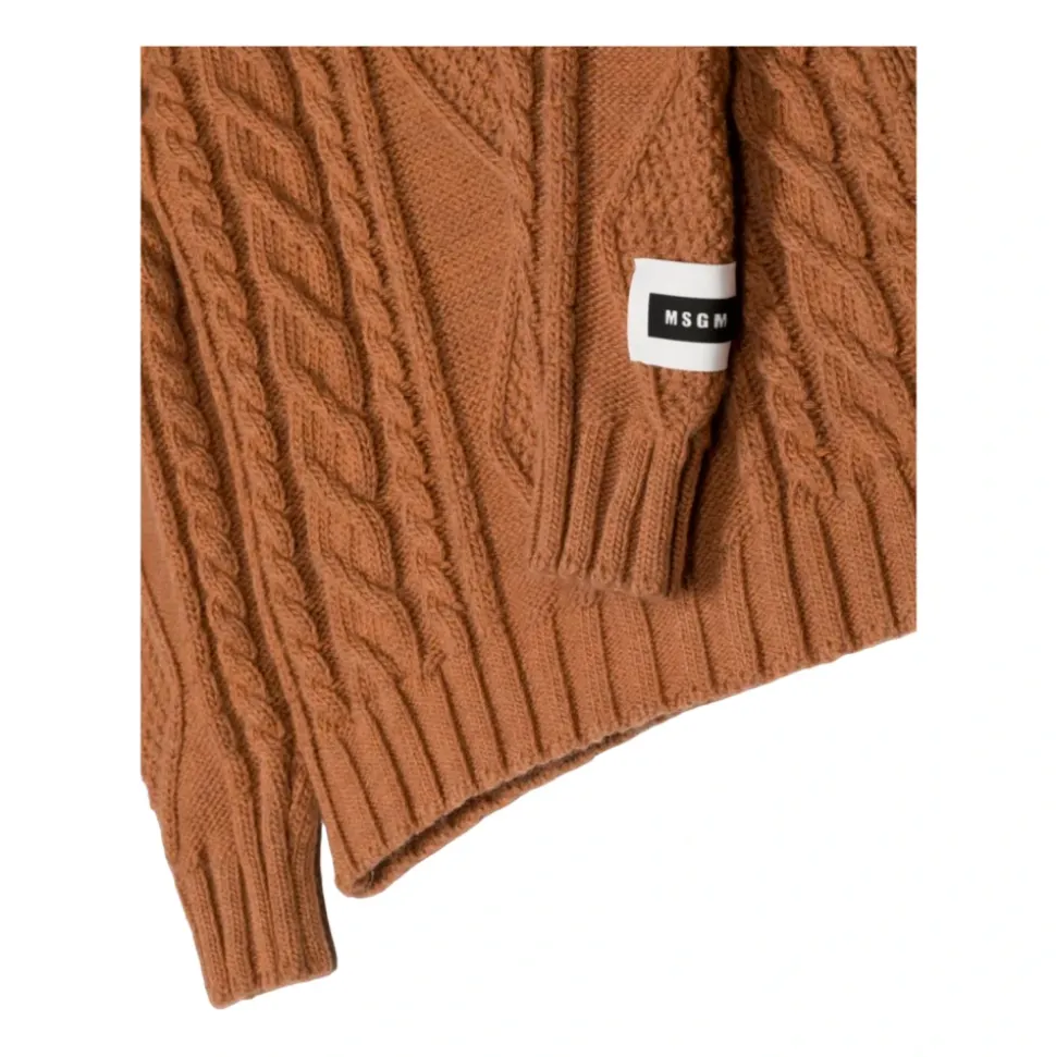 Sweter z dzianiny kablowej