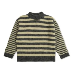 Sweter ze wzorem w pasy